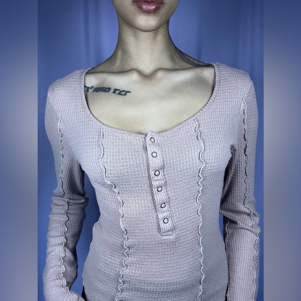 Love Tree Salmon Thermal Waffle Knit Texture Raw Edge Womens Top Size S Fairy
